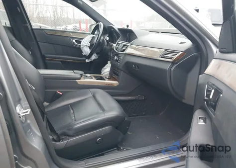 2010 Mercedes-Benz E 350 4Matic z USA, uszkodzony, nr VIN WDDHF8HB7AA252755